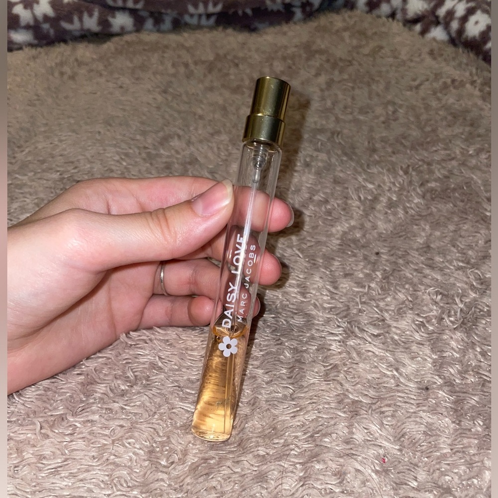 Marc Jacob’s Daisy Love Travel Perfume